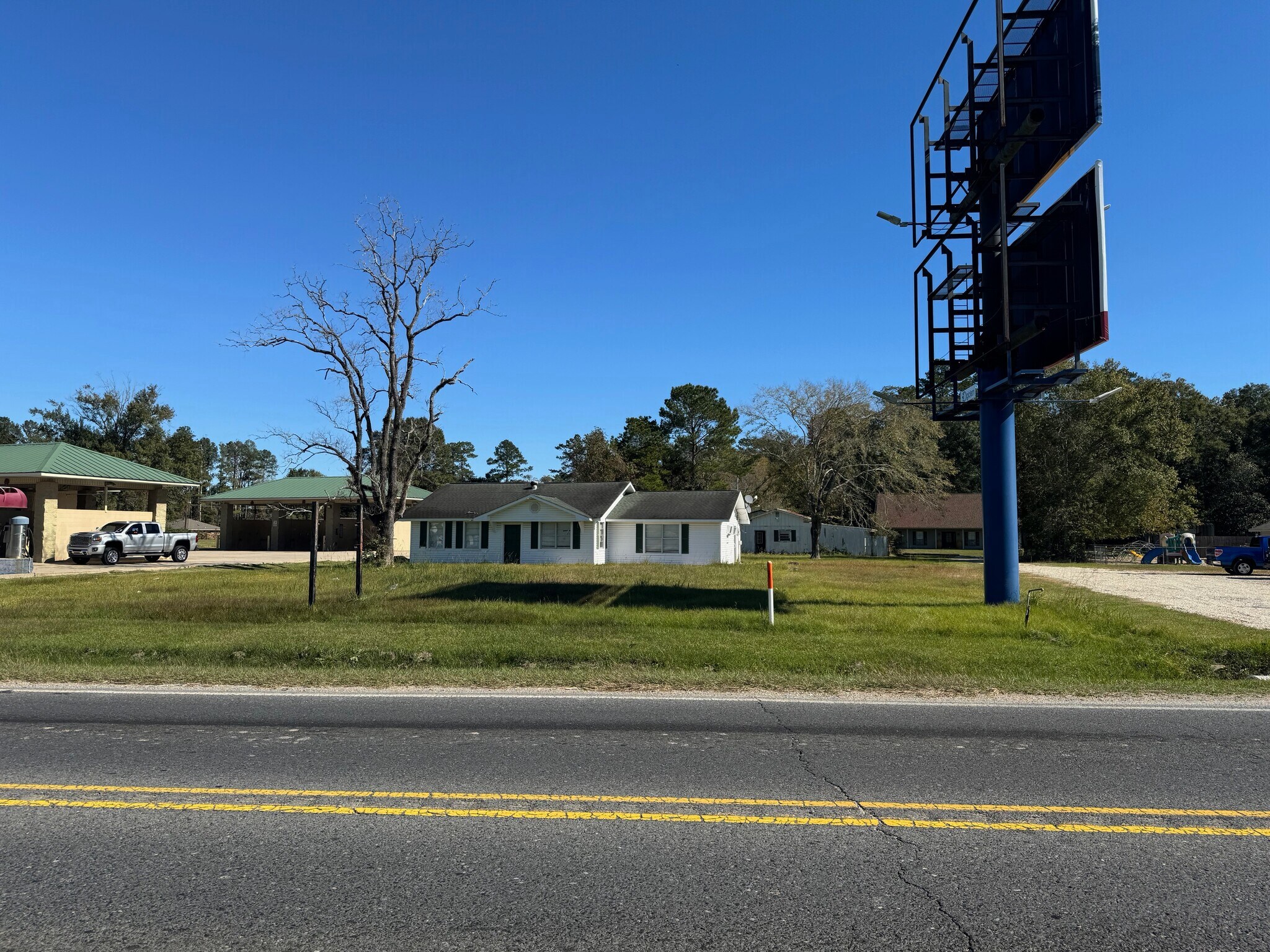 27370 Walker Rd S, Walker, LA for Sale