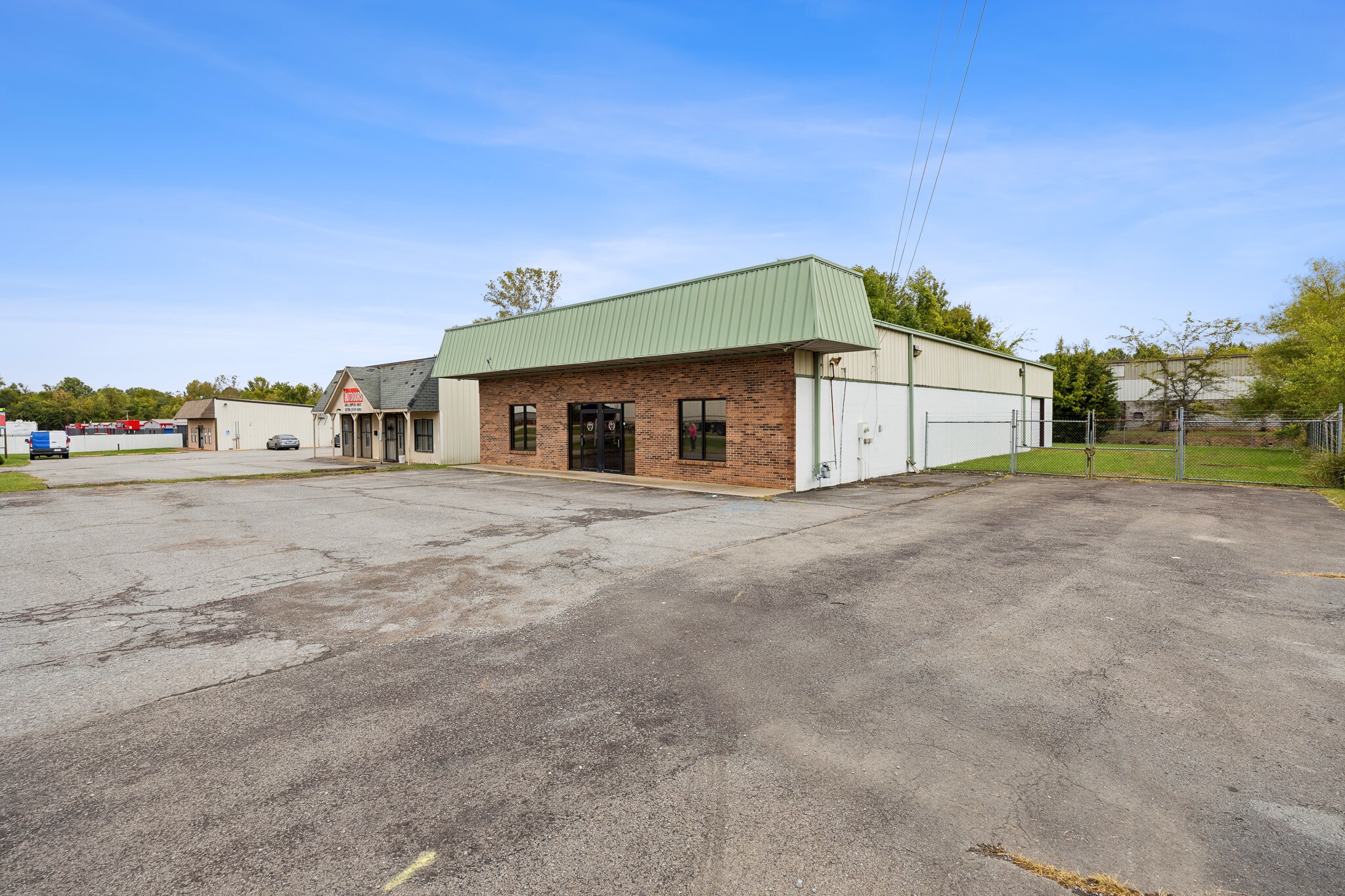 805 N Broadway, Portland, TN for Sale