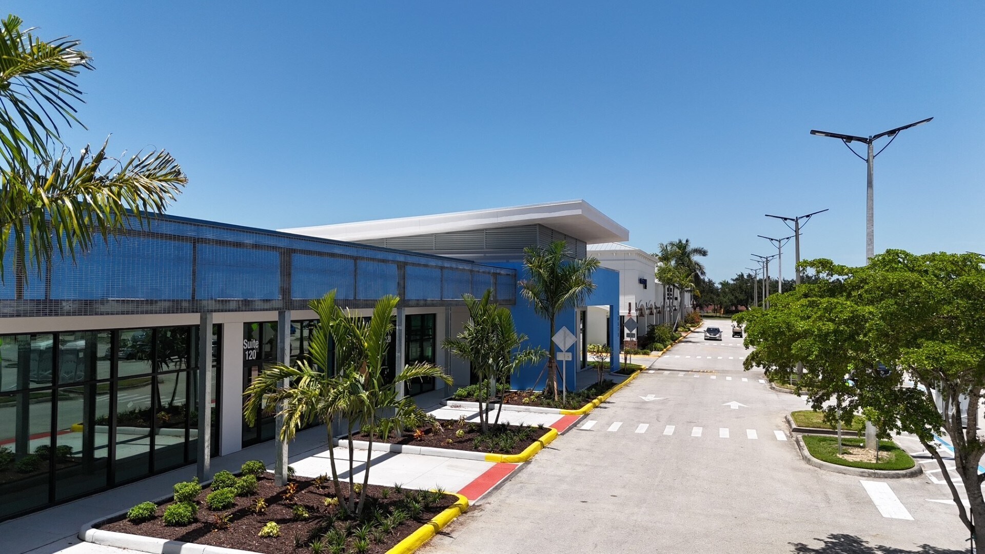 SEC Colonial Blvd & Treeline Ave, Fort Myers, FL for Rent