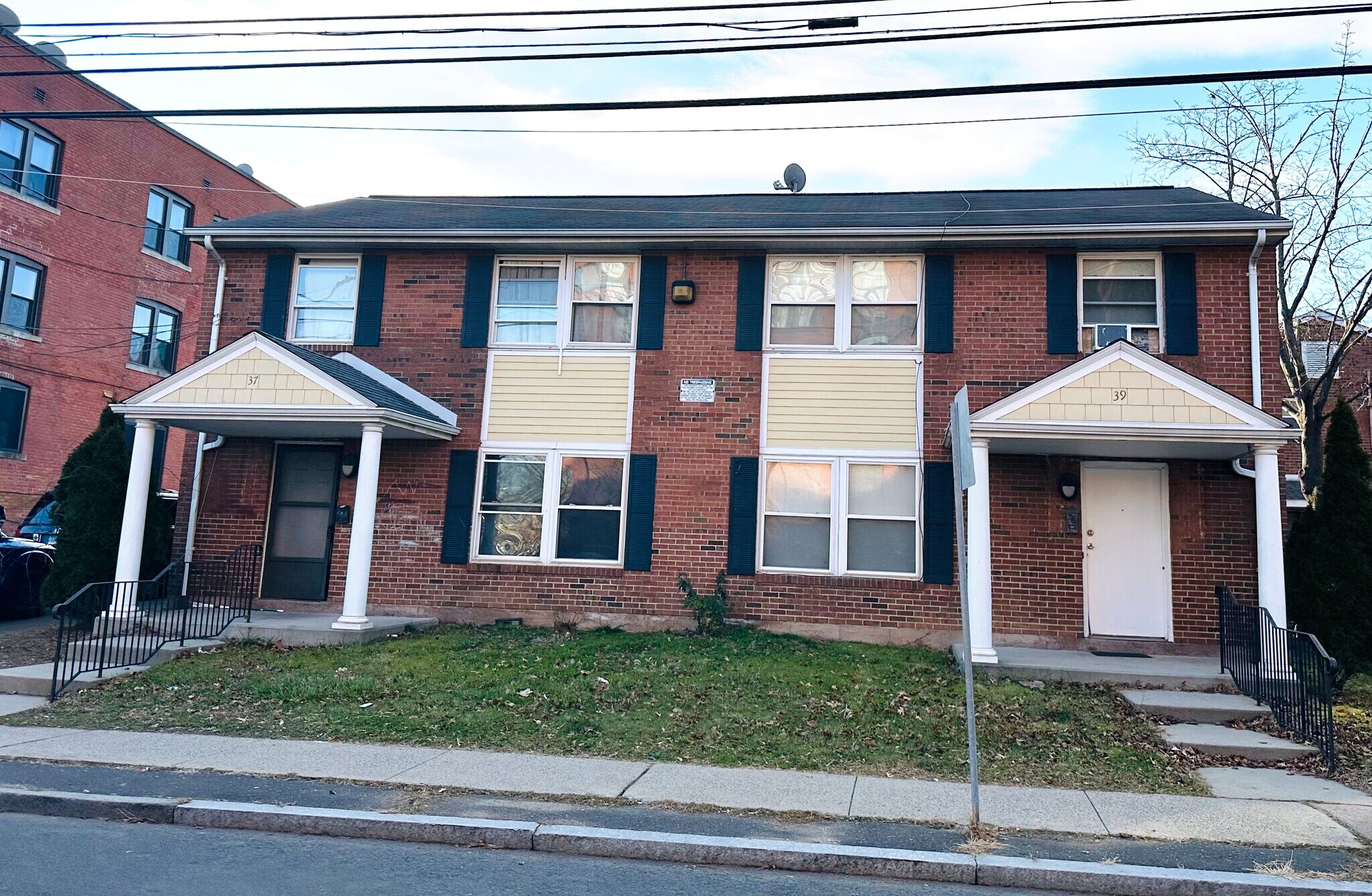 7 Cherry St Hartford, CT 06106 MultiFamily Property for Lease on