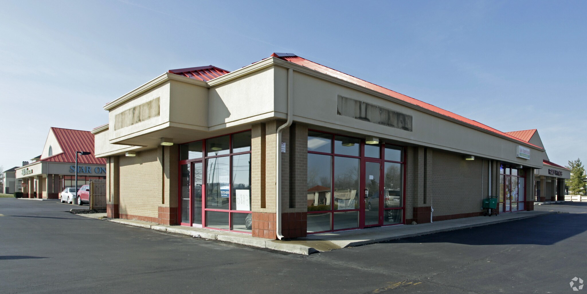 6875 Fountains Blvd West Chester, OH 45069 Shopping Center Property