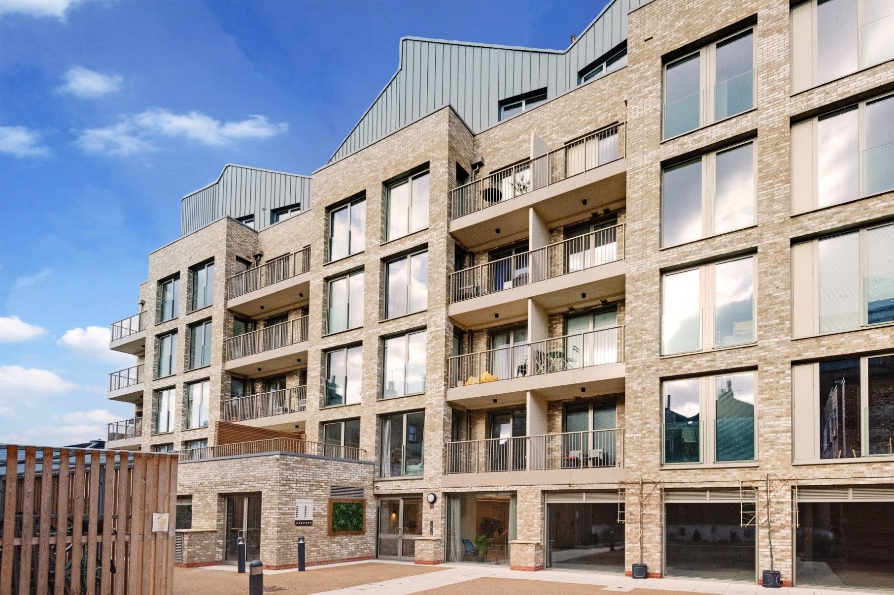 254 Kilburn High Rd, London, LND for Rent