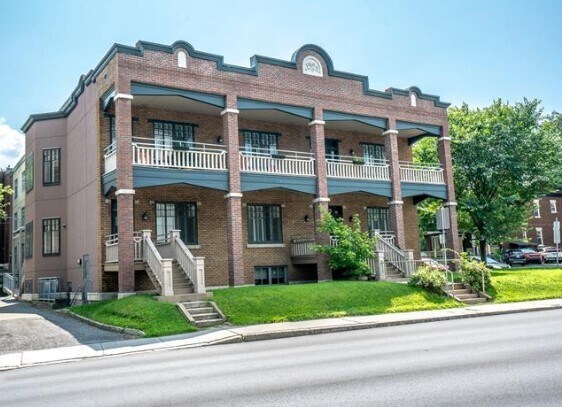 945 Ch Sainte-Foy, Québec, QC for Sale
