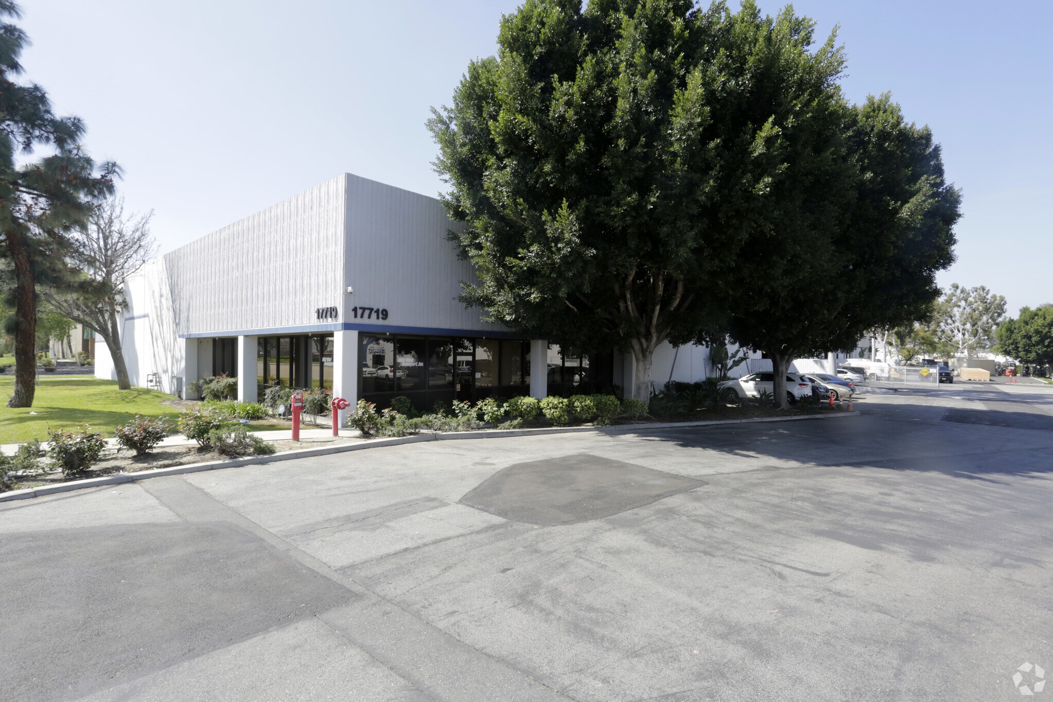 17719 Valley View Ave Cerritos, CA 90703 Industrial Property for