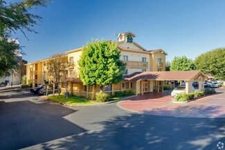 Irvine, CA Apartments - 14972 Sand Canyon Ave