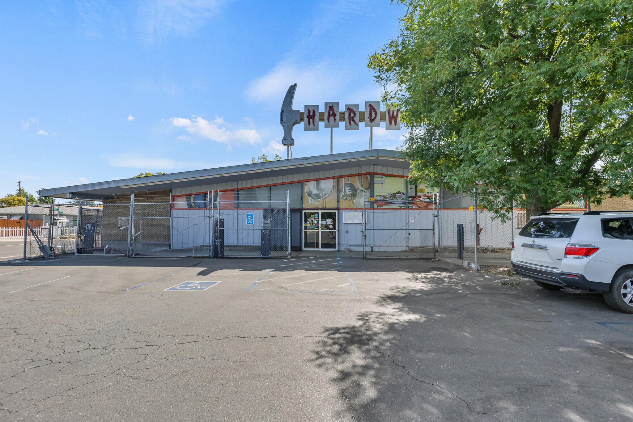 5303 Freeport Blvd, Sacramento, CA for Rent