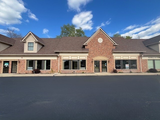 4 Cedar Ridge Dr, Lake In The Hills, IL for Rent