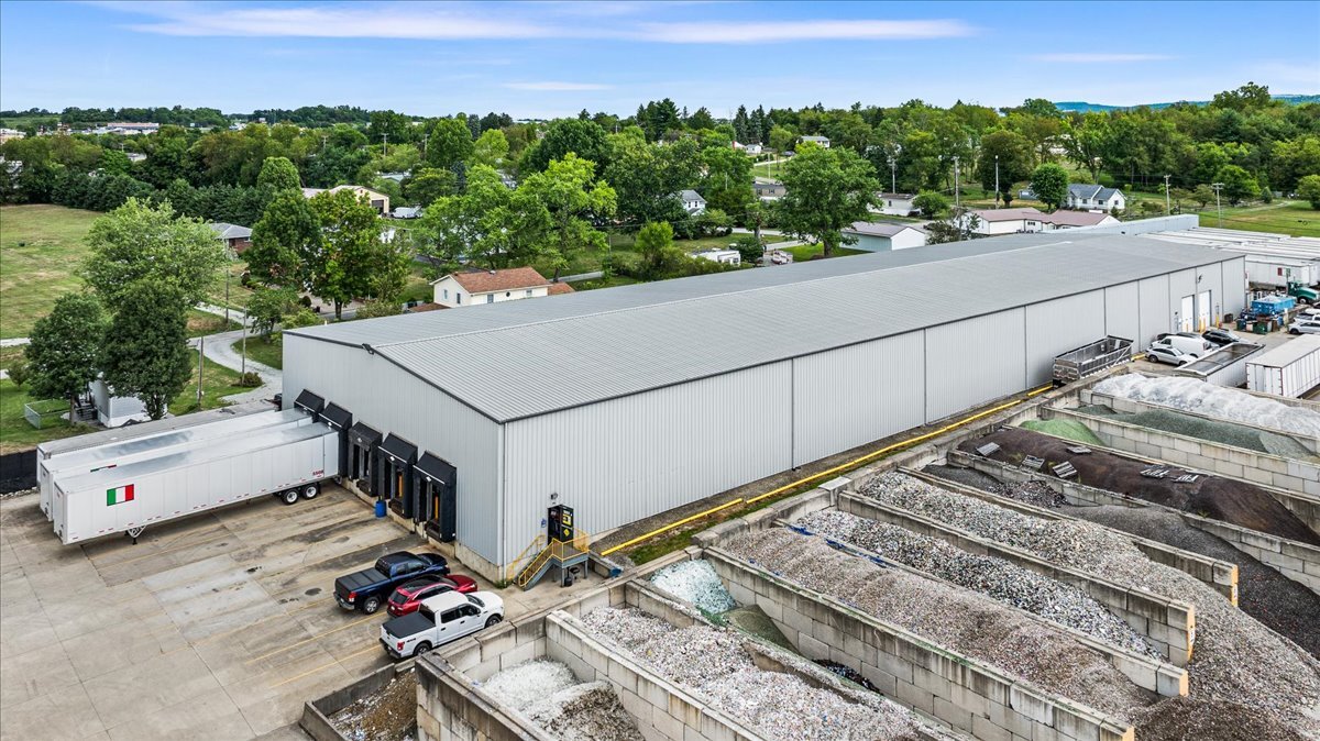 1556 Mt. Pleasant Rd, Mount Pleasant, PA for Rent