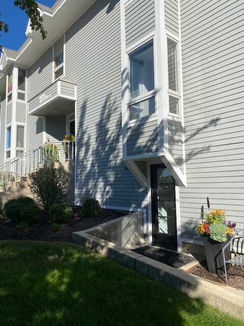 111 W Chicago Ave, Hinsdale, IL for Rent