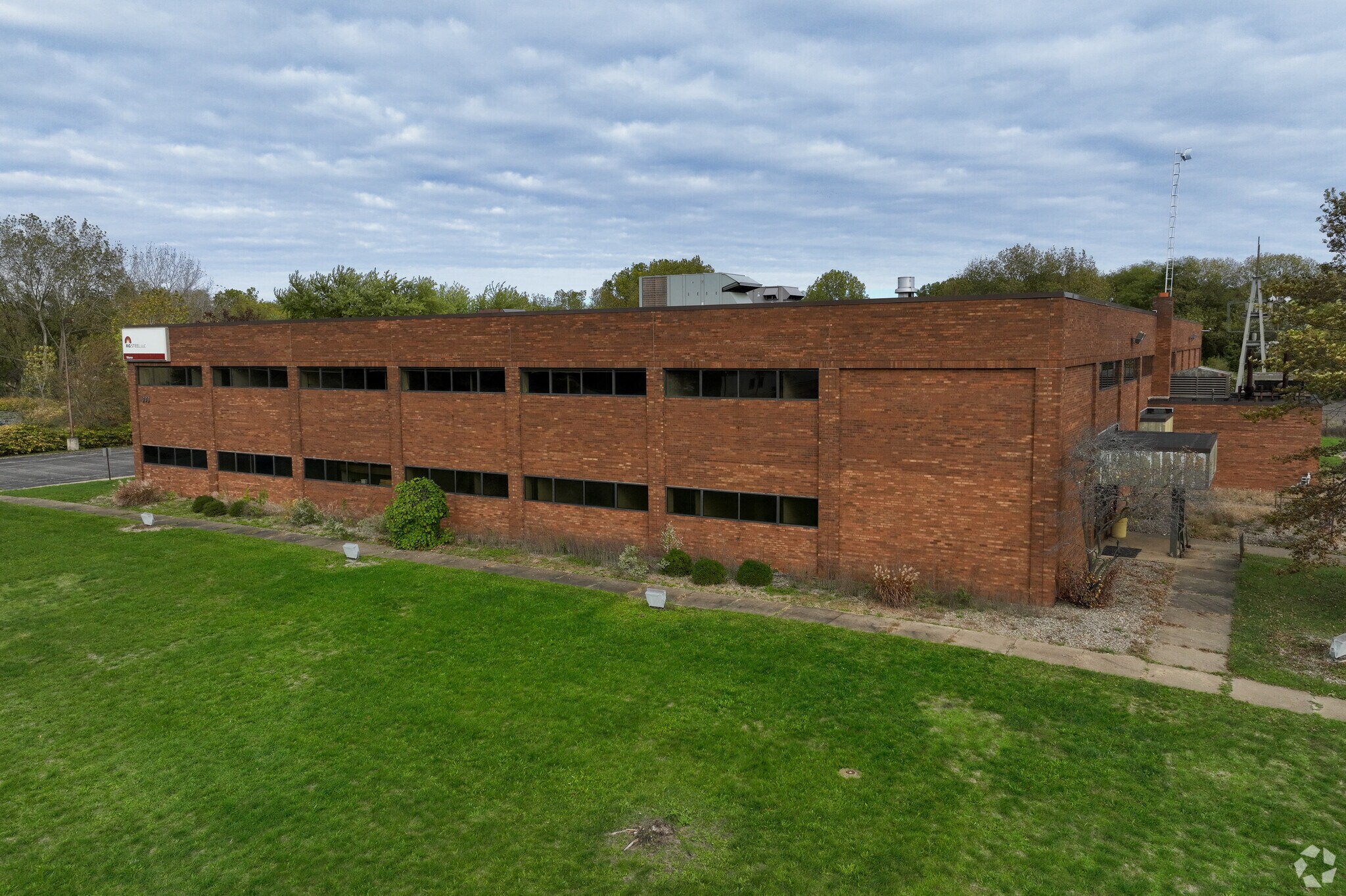 999 Pine Ave, Warren, OH for Sale