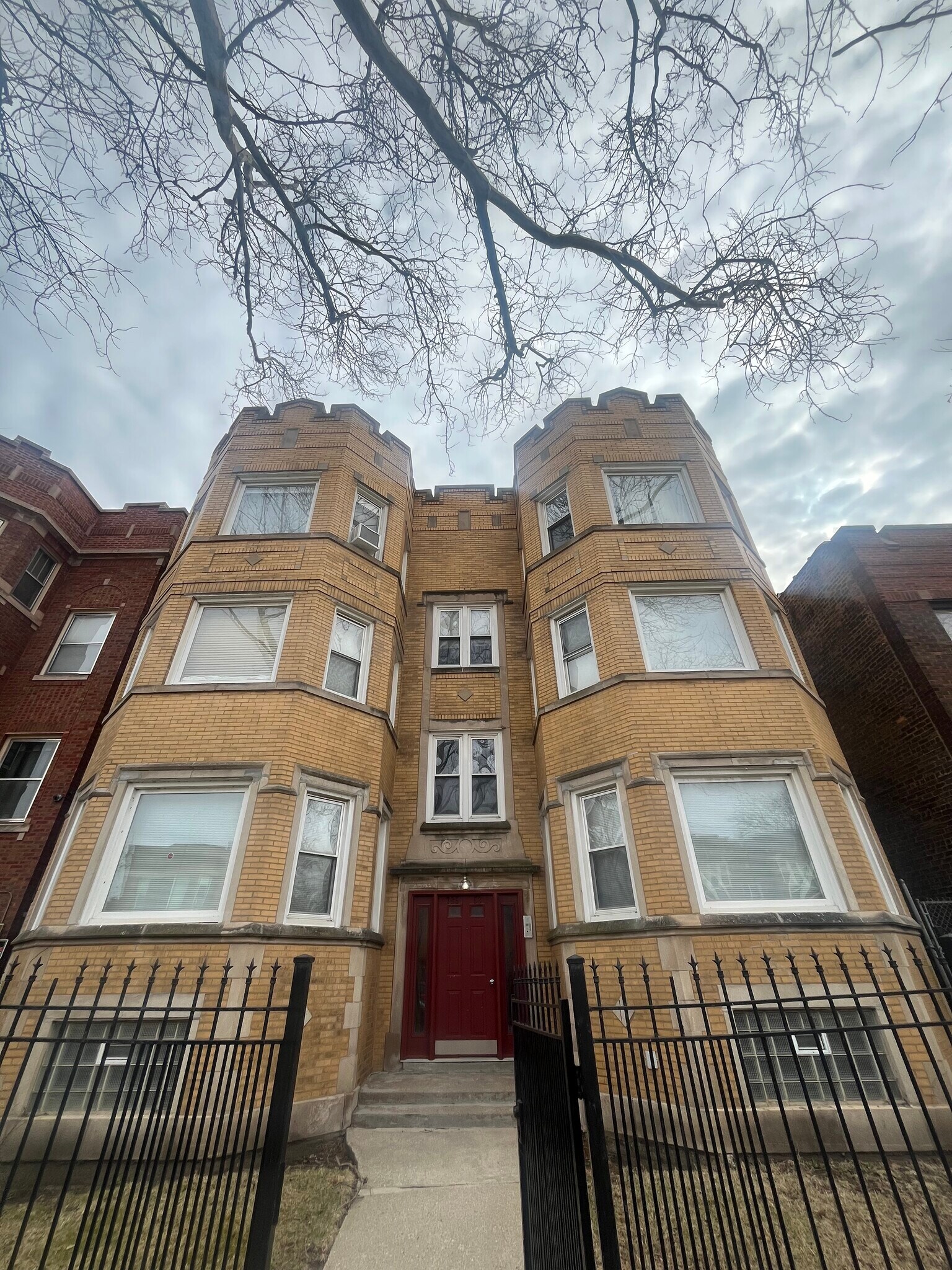7951 S Burnham Ave, Chicago, IL for Sale