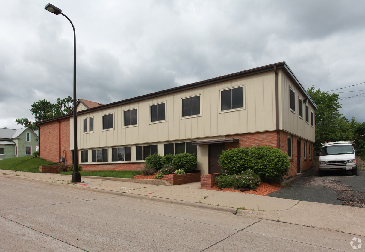 800 N 42nd Ave, Minneapolis, MN for Sale