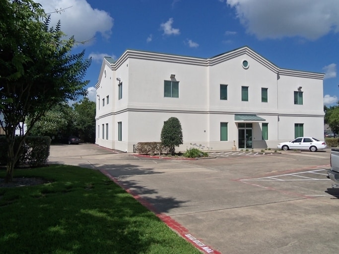 121 E Magnolia St, Friendswood, TX for Rent