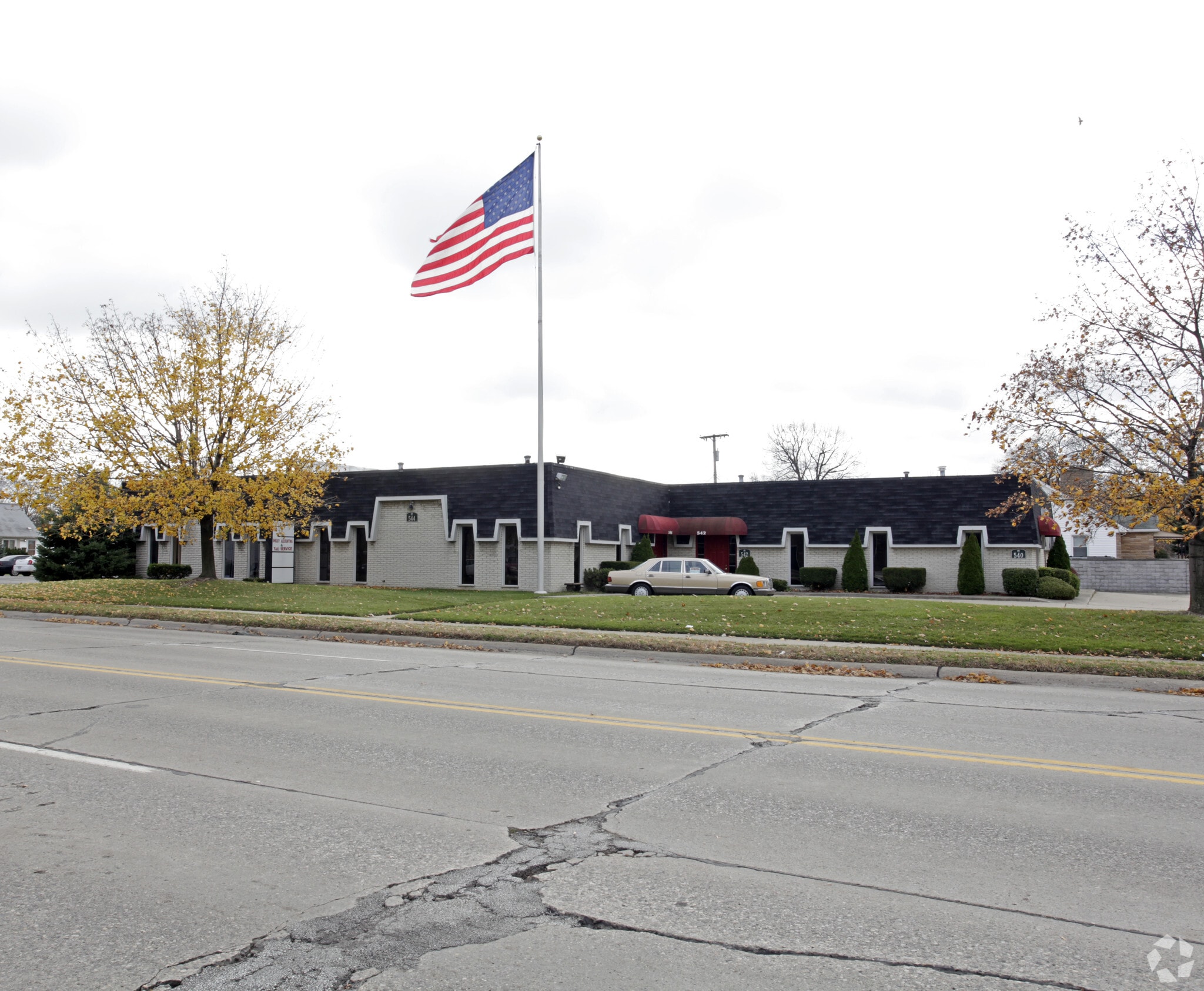 544 E 11 Mile Rd, Madison Heights, MI for Rent