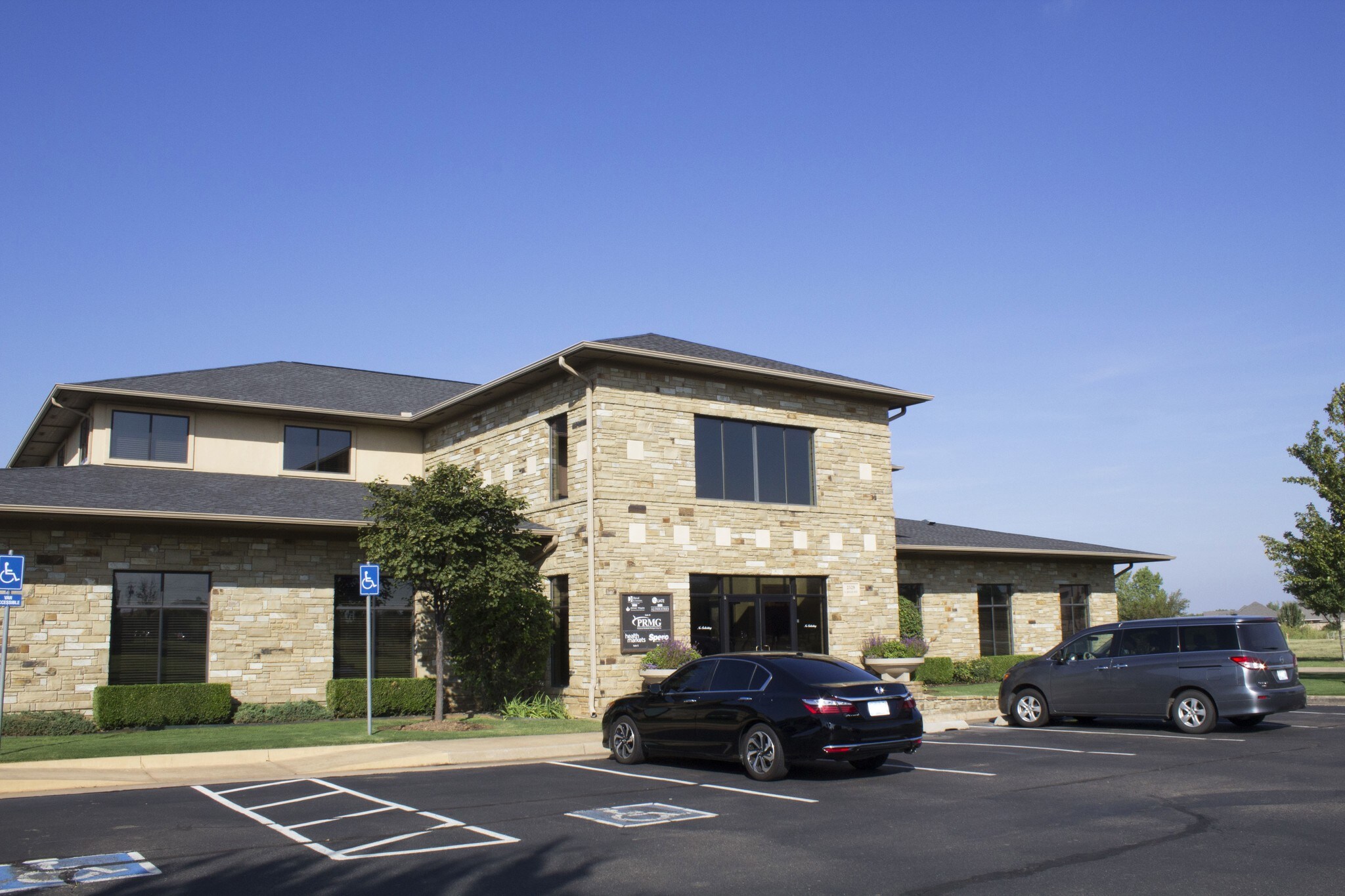 2529 S Kelly Ave Edmond, OK 73013 Office Property for Lease on