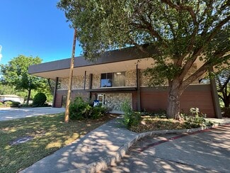 Denton, TX Loft/Creative Space - 414 W Parkway St Denton, TX Loft/Creative Space - 414 W Parkway St