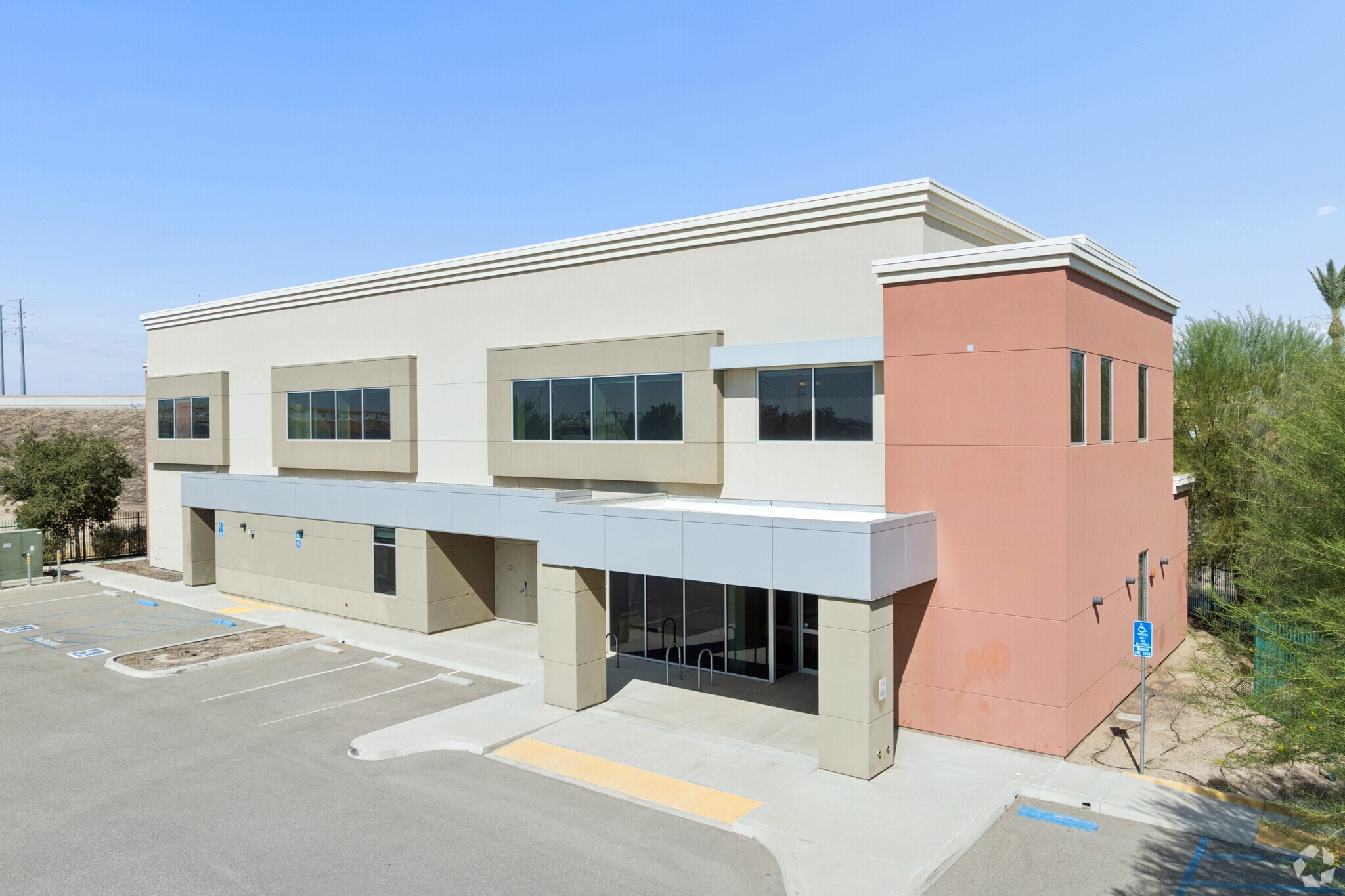 5000 Commerce Dr, Bakersfield, CA for Rent