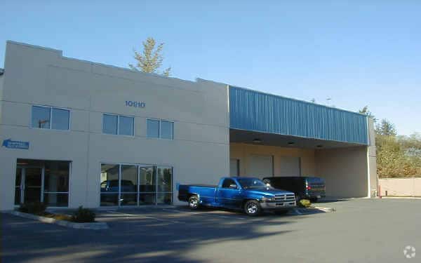 10910 Holly Dr, Everett, WA for Rent