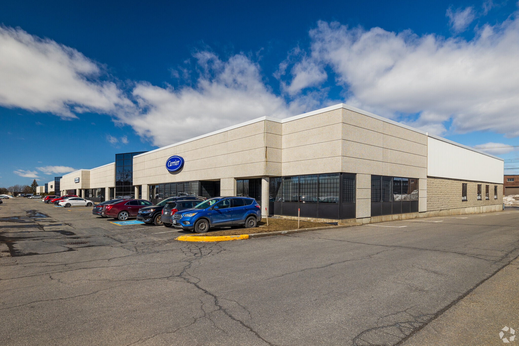 850-852 Rue McCaffrey, Saint-Laurent, QC for Rent