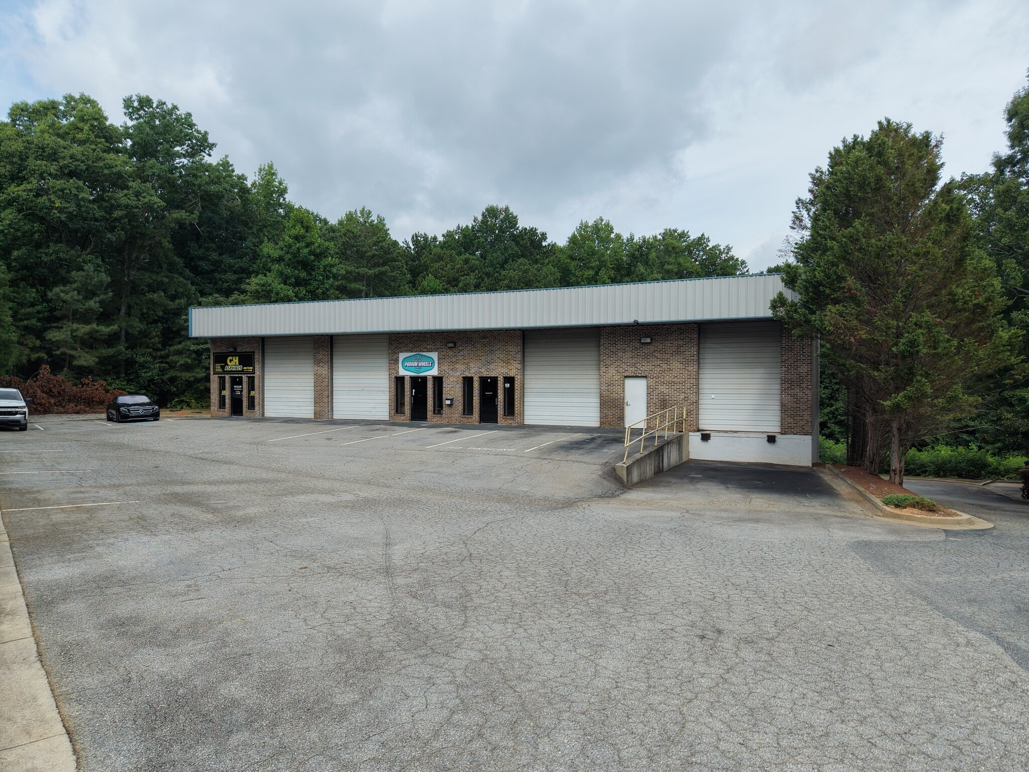1046 Parkway Ct, Buford, GA for Rent