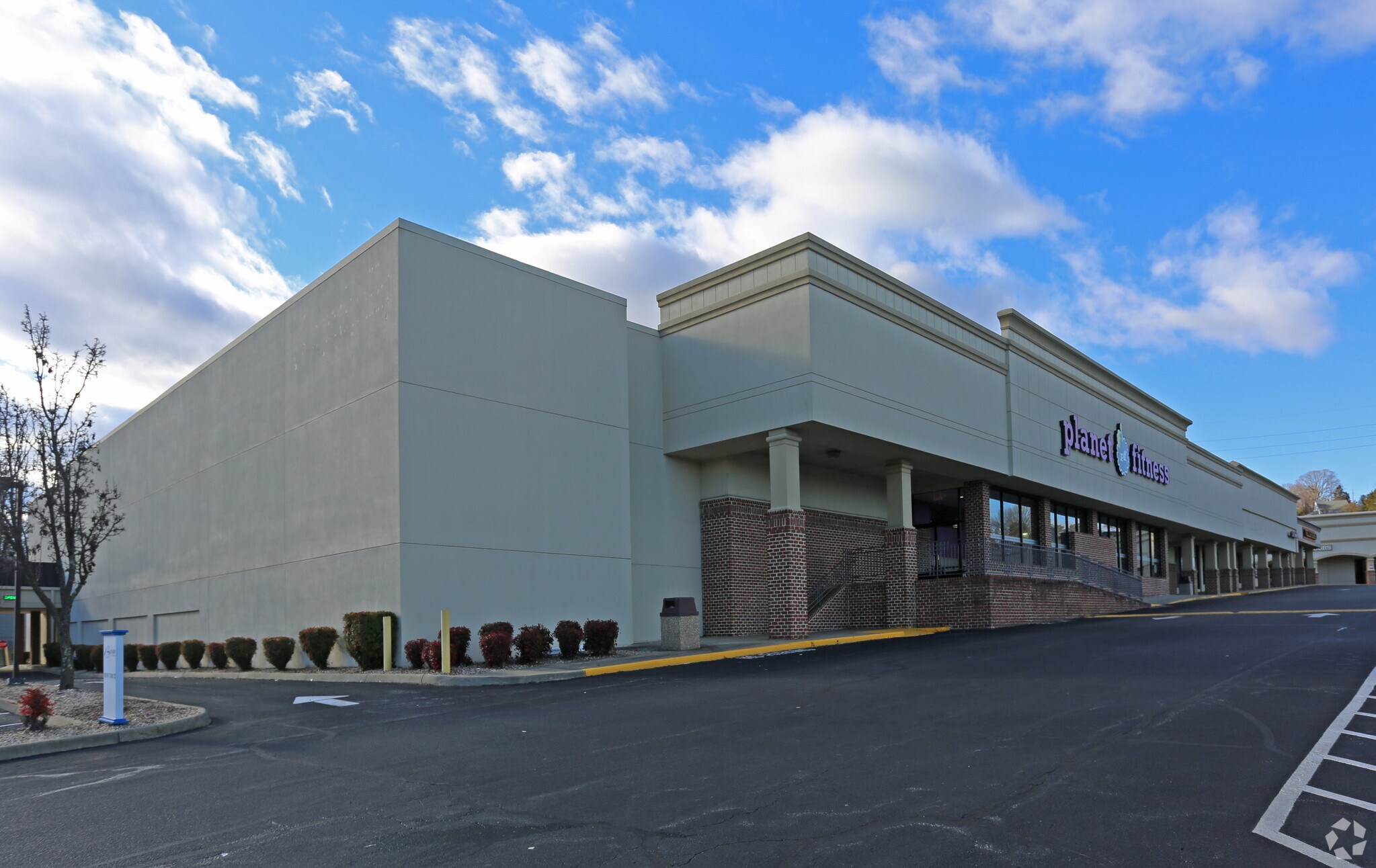 32303360 Riverside Dr Danville, VA 24541 Shopping Center Property