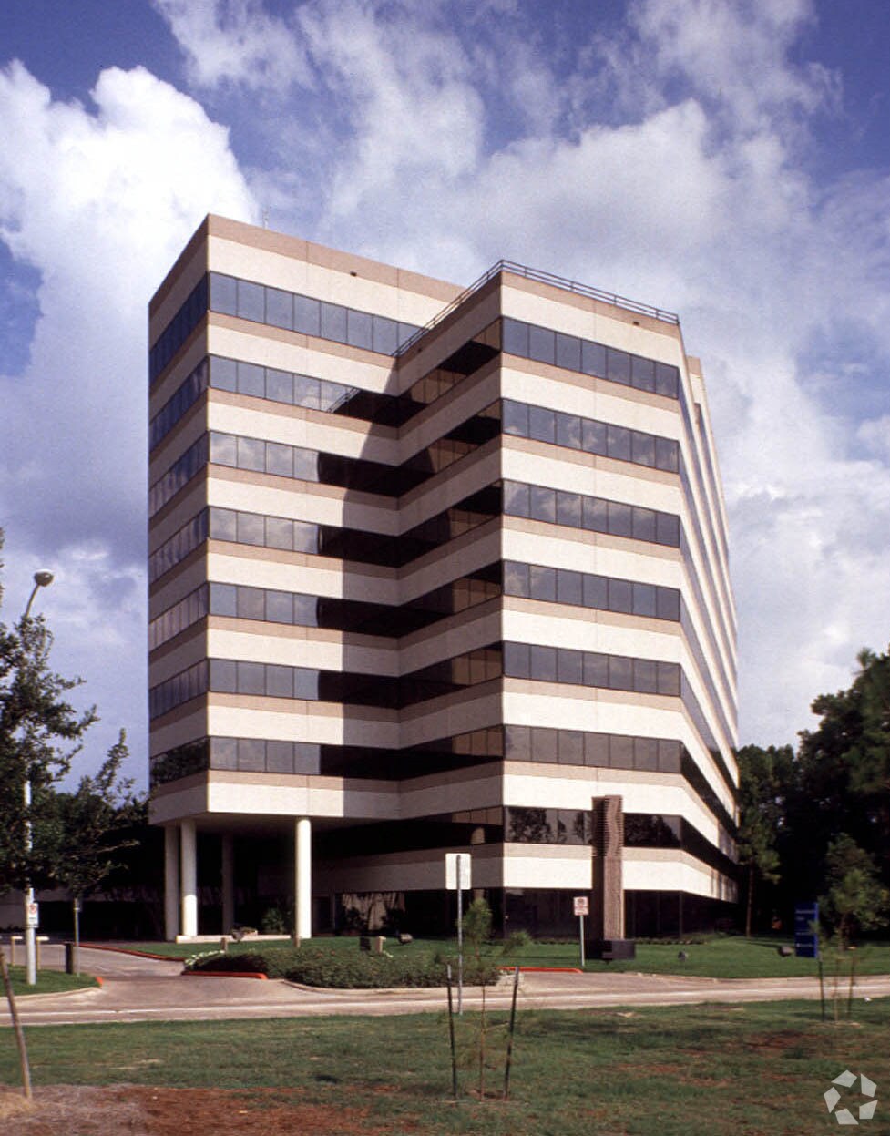 15600 John F Kennedy Blvd Houston, TX 77032 Office Property for Lease