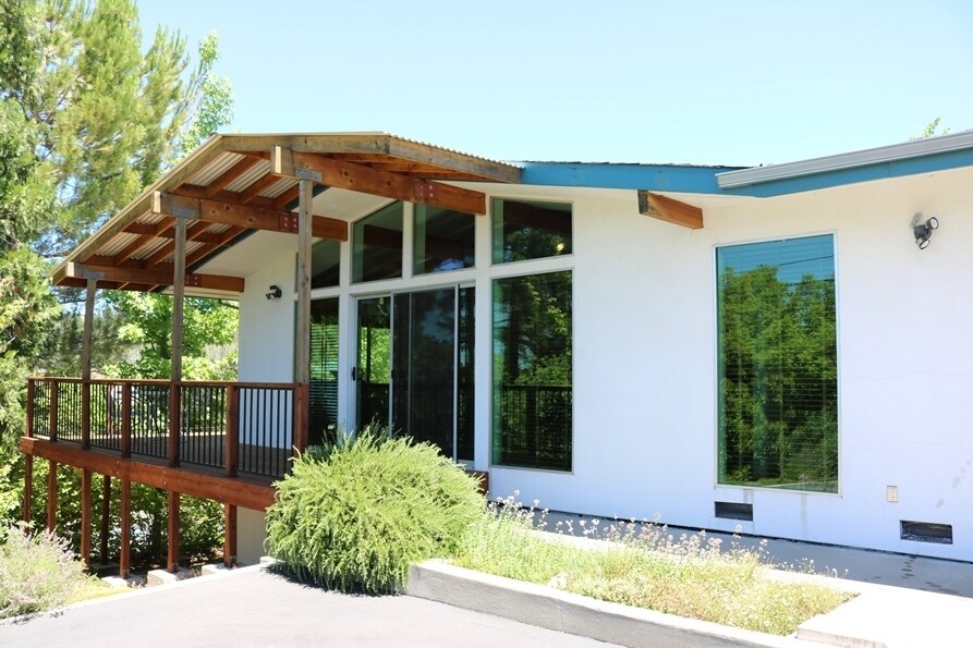 111 Margaret Ln, Grass Valley, CA for Sale