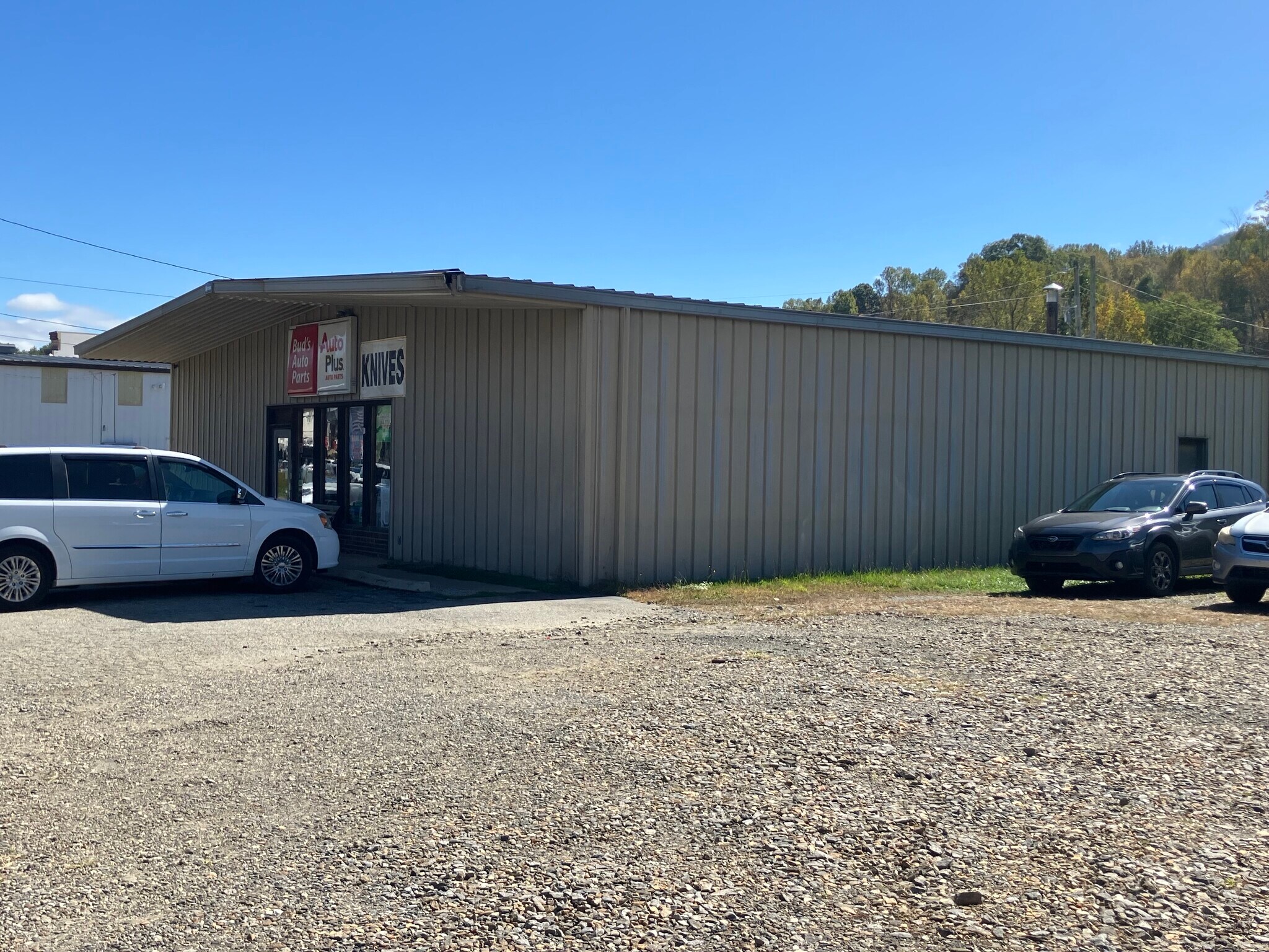 722 E Main St, Burnsville, NC for Sale