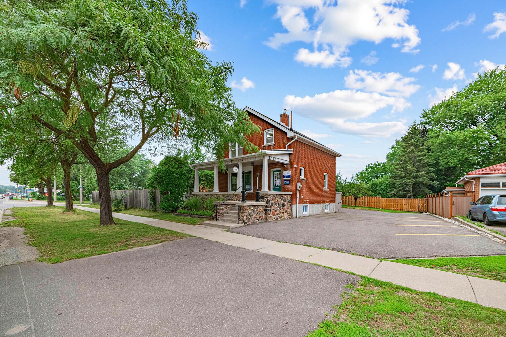 3569 Cawthra Rd, Mississauga, ON for Sale
