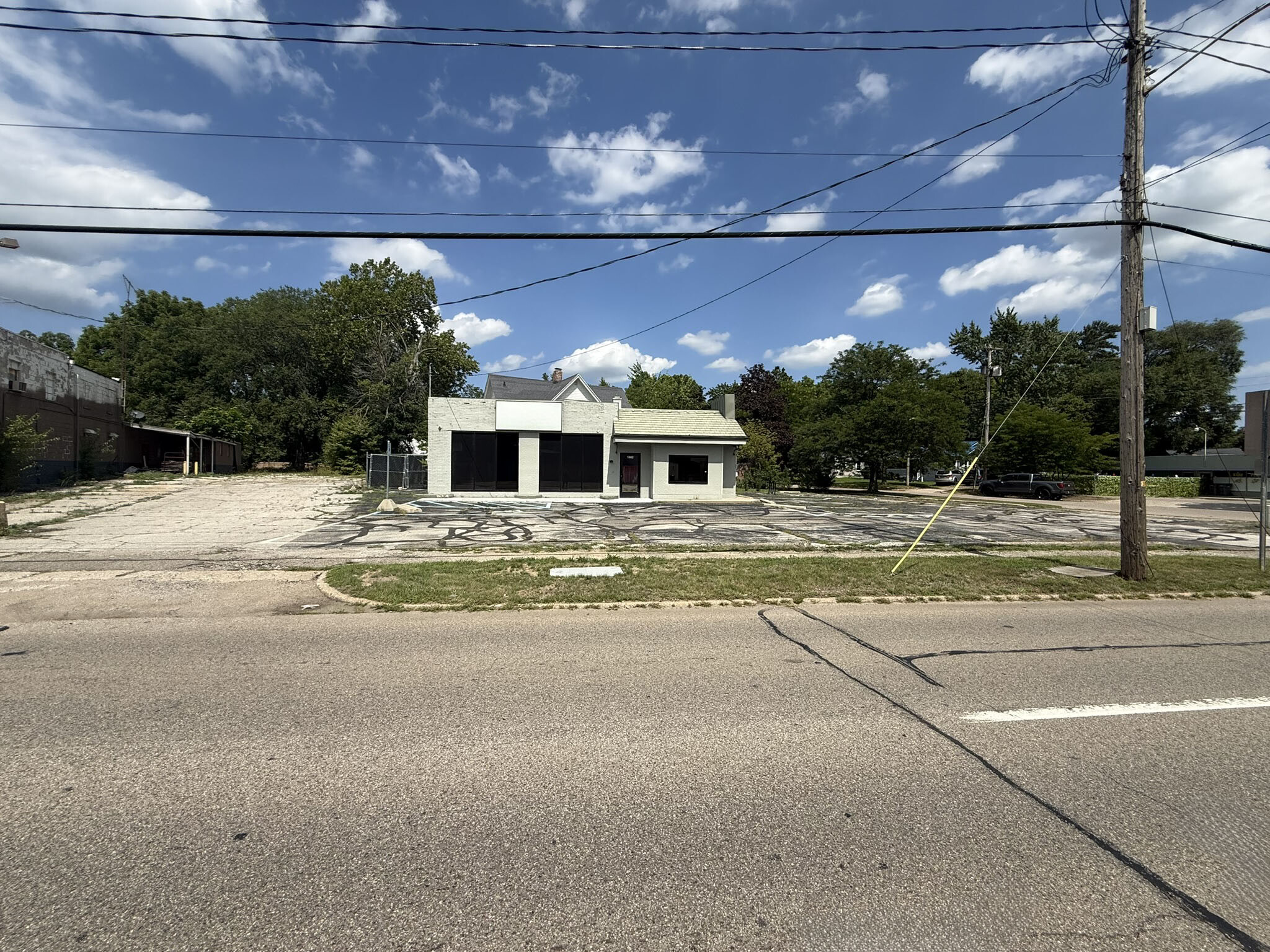 1382 Michigan Ave, Battle Creek, MI for Sale