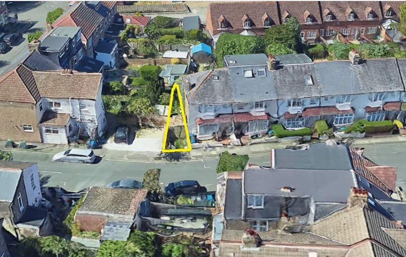 11 Carter Rd, London, LND for Sale