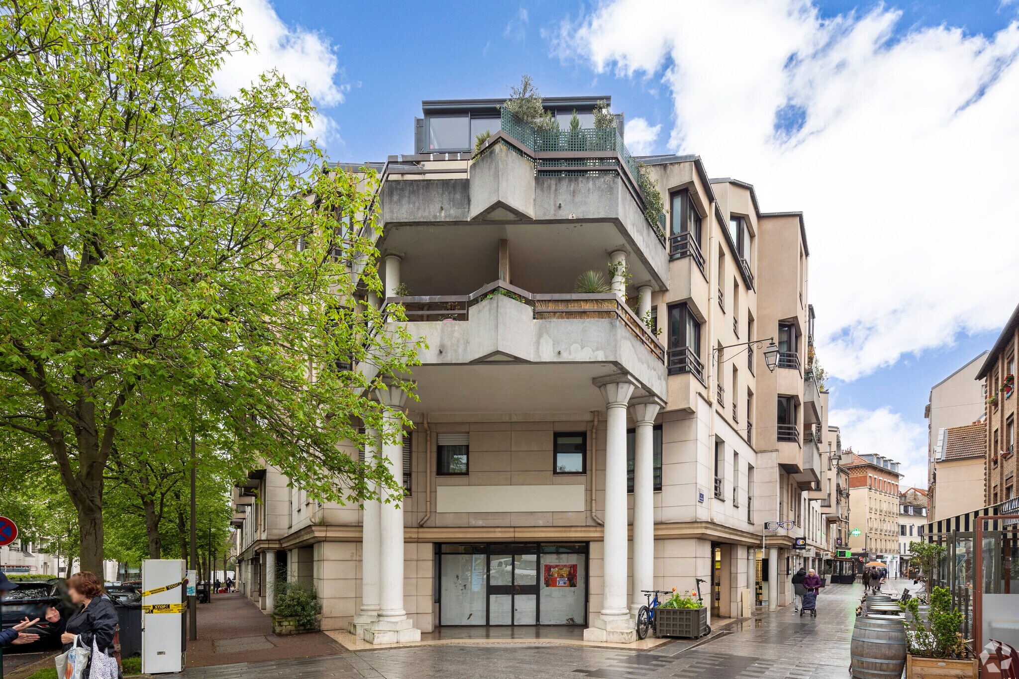 , Suresnes, HDS for Rent
