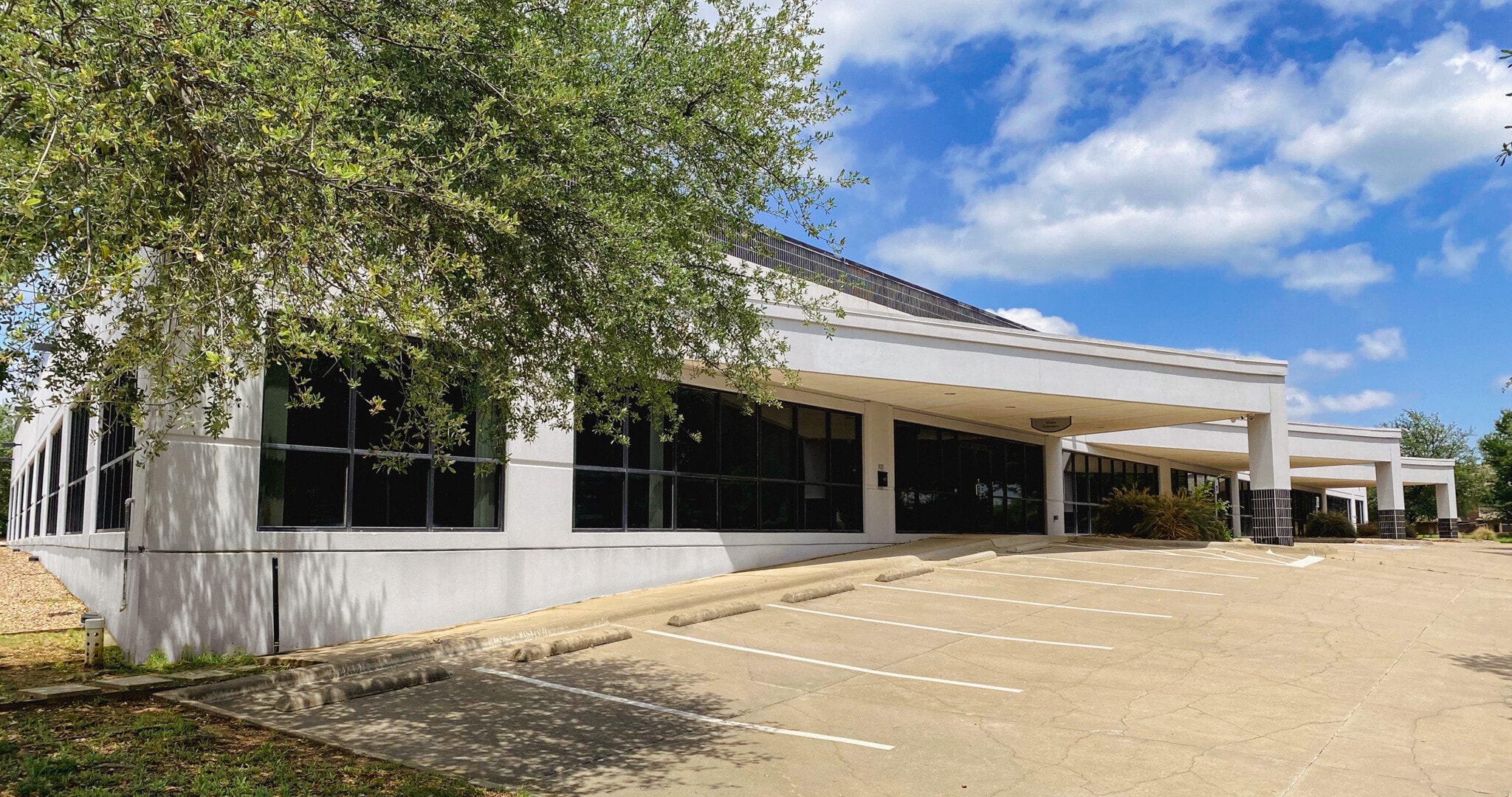 3033 W Royal Ln, Irving, TX for Sale