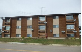 Wabamun Lake, AB Apartments - 5109 51 St