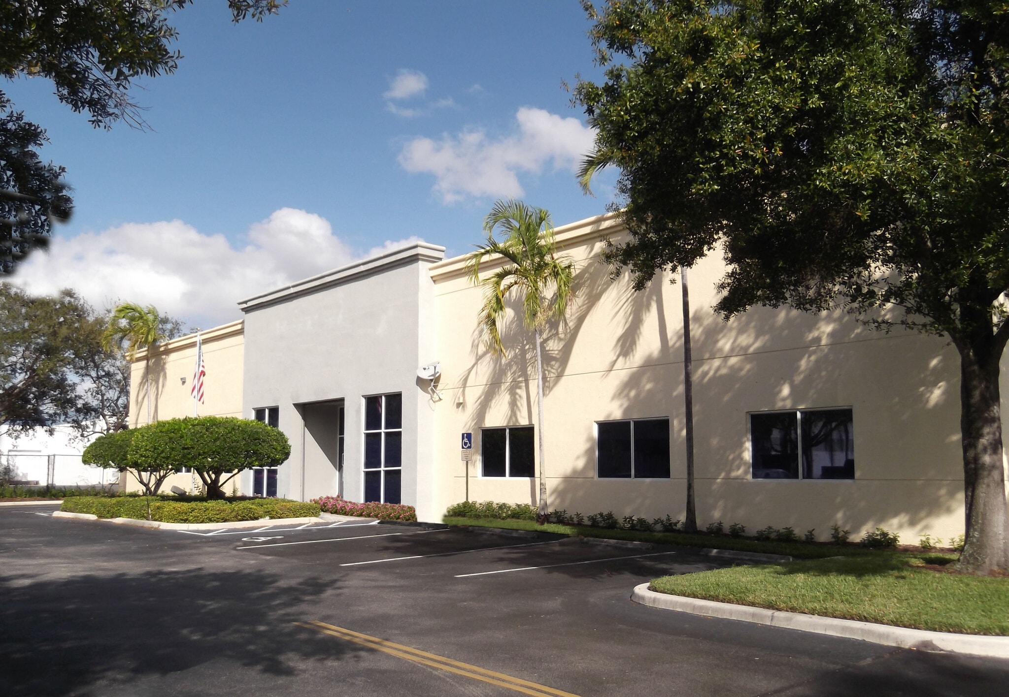 590 Goolsby Blvd, Deerfield Beach, FL for Sale