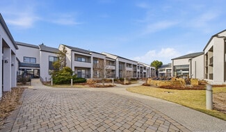 Deerfield, IL Hospitality - 800 Lake Cook Rd