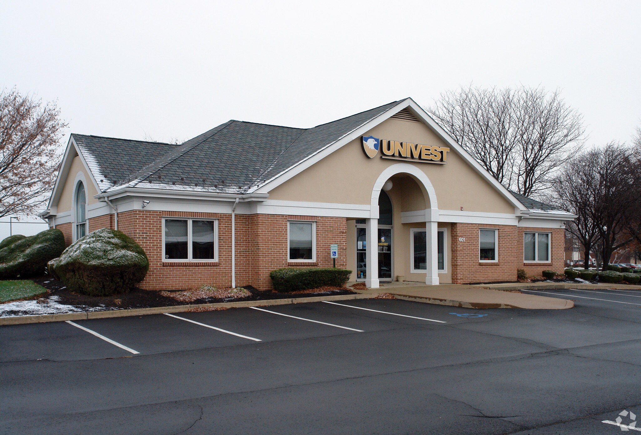 601 Louis Dr, Warminster Township, PA for Rent
