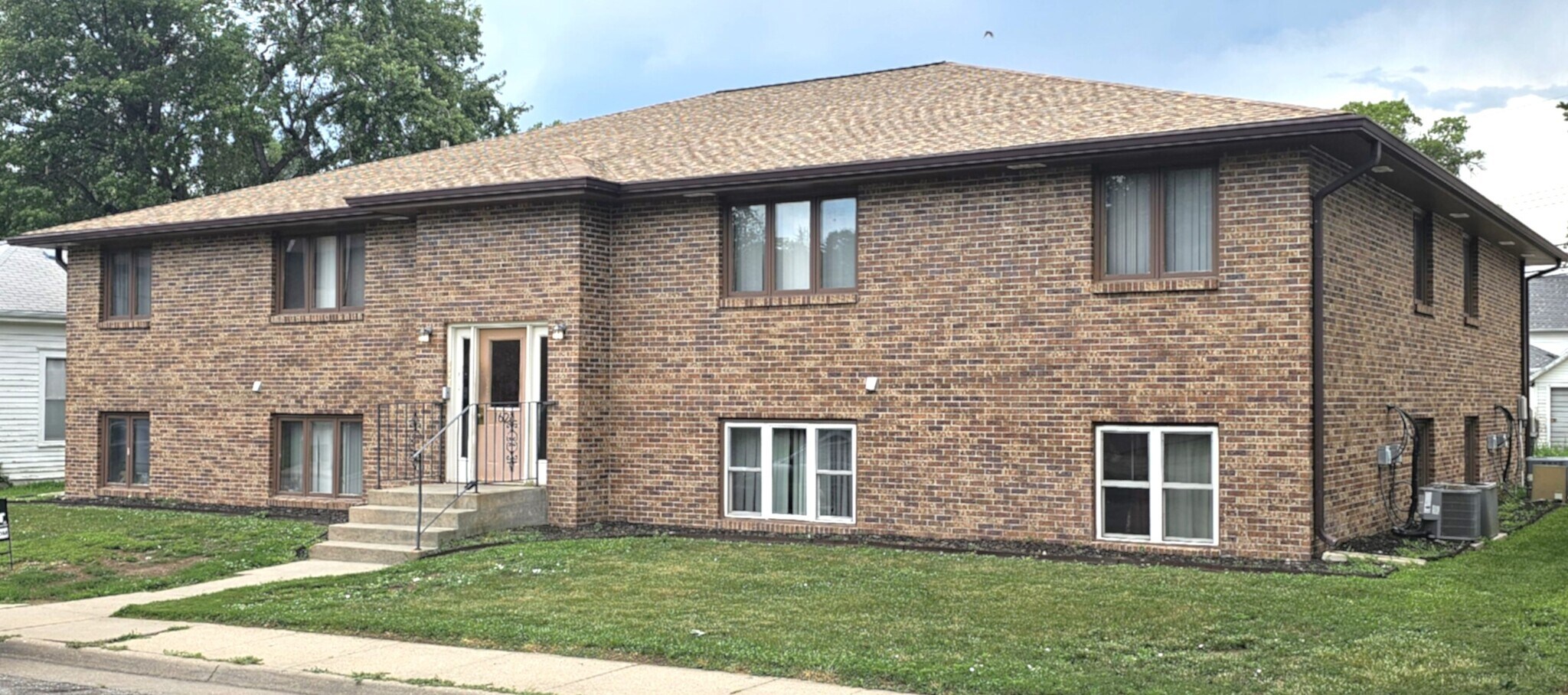 1624 Garfield St, Lincoln, NE for Sale