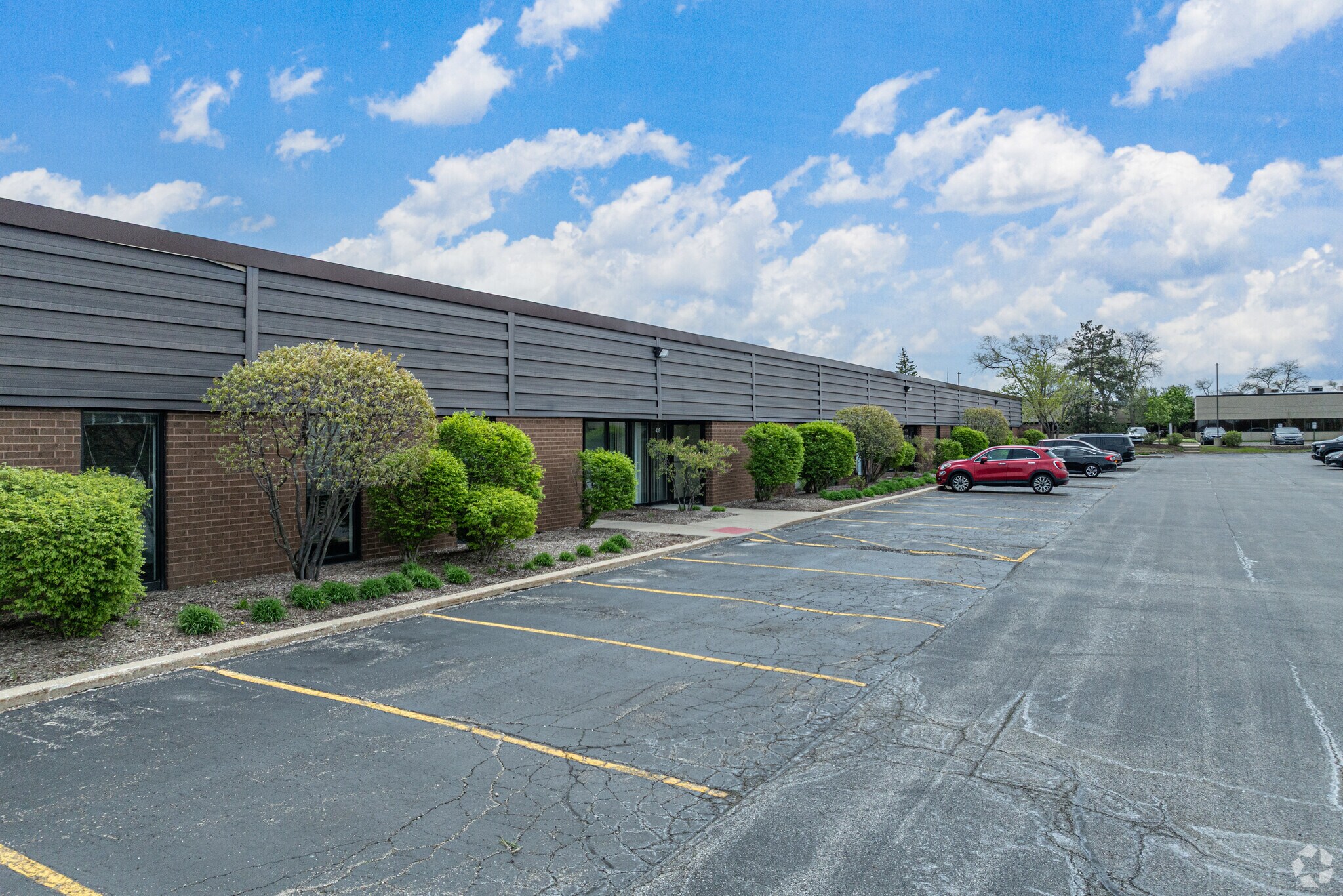 421-449 Eisenhower Ln S, Lombard, IL for Sale