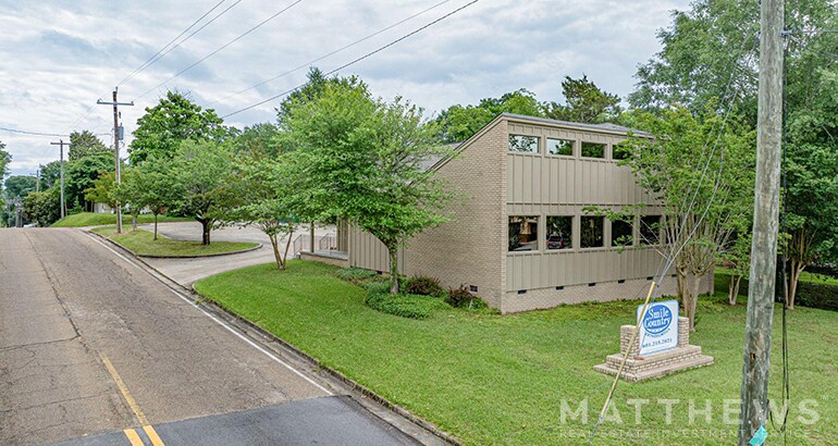 927 N 15th Ave, Laurel, MS for Sale
