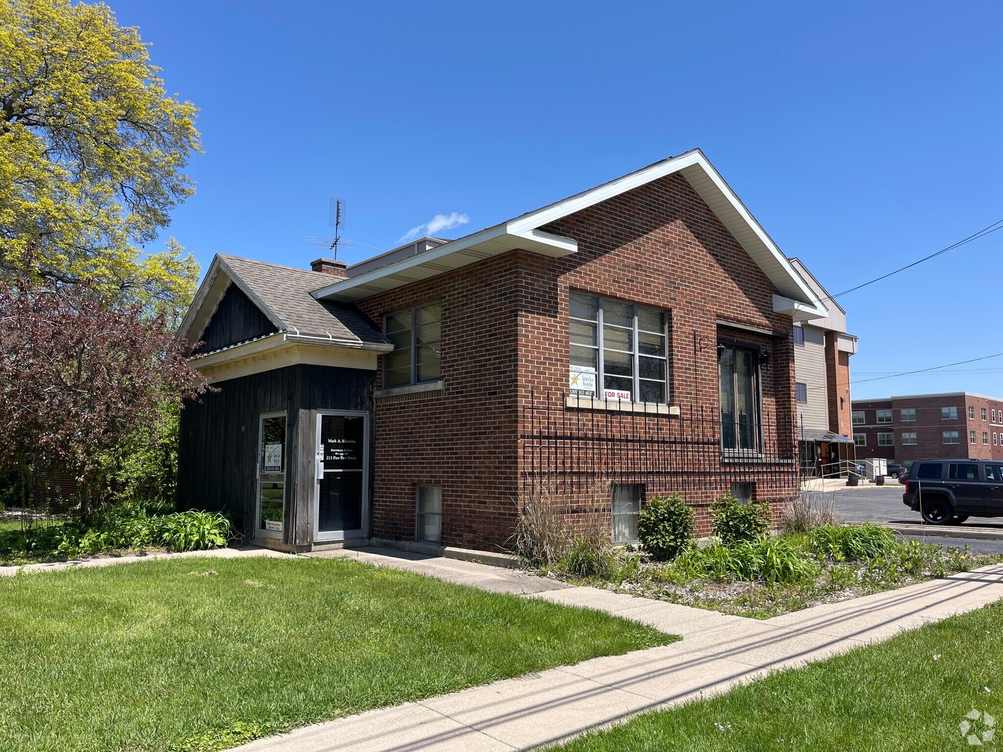 213 E Paw Paw St, Paw Paw, MI for Sale