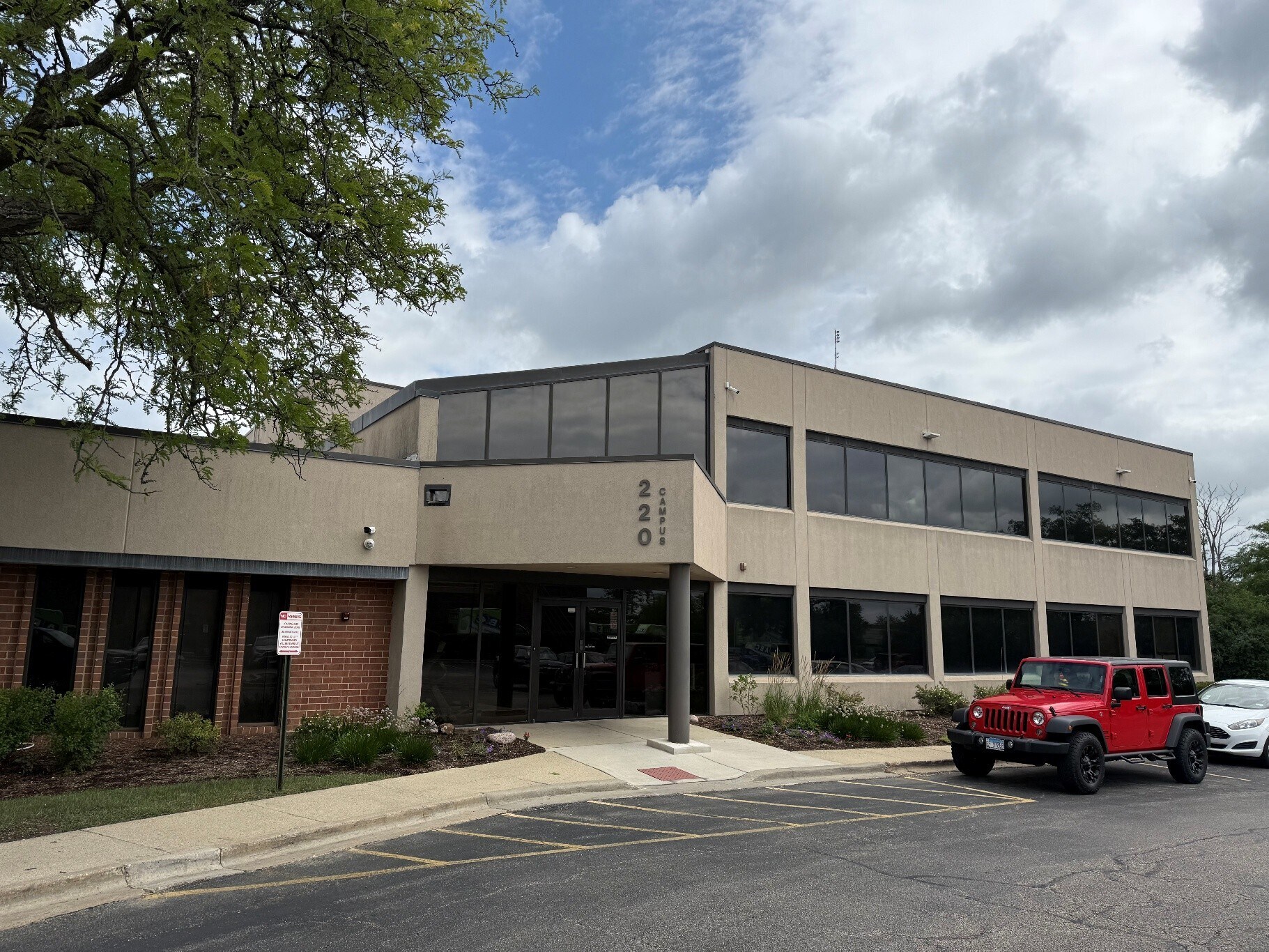 220 W Campus Dr, Arlington Heights, IL for Rent