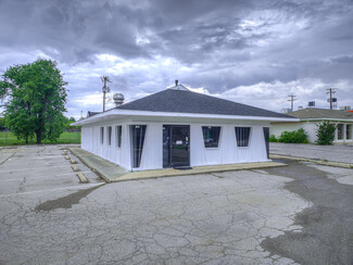 Moore, OK Retail - 741 NW 12th St