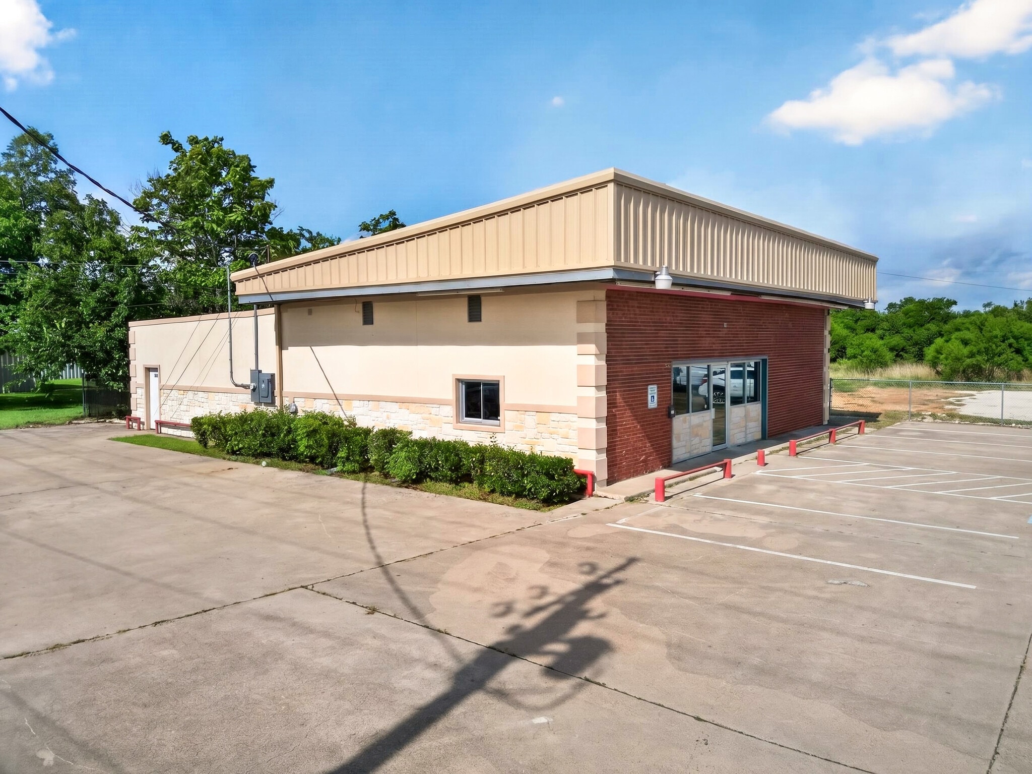 815 E Moore Ave, Terrell, TX for Sale