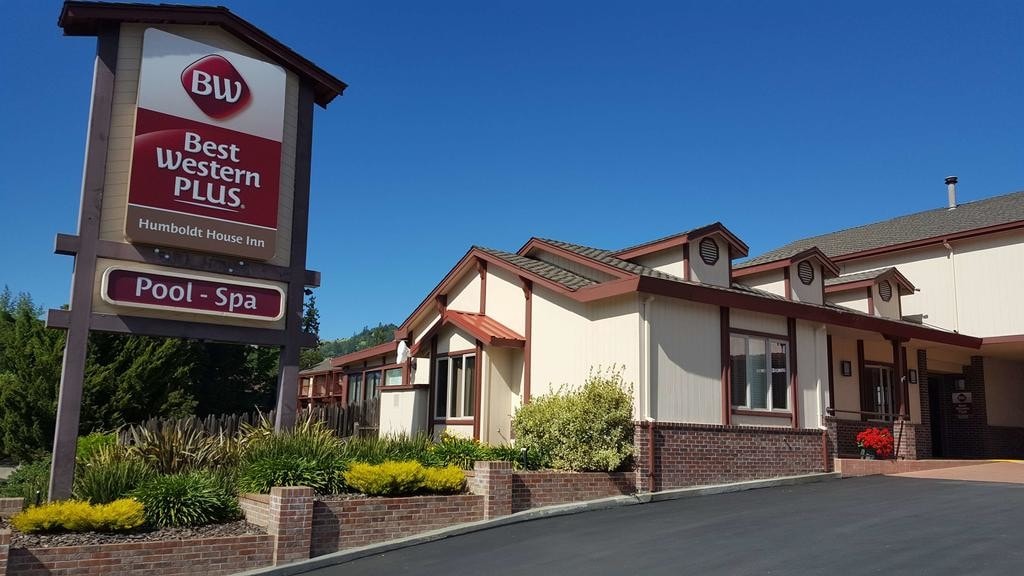 701 Redwood Dr, Garberville, CA for Sale