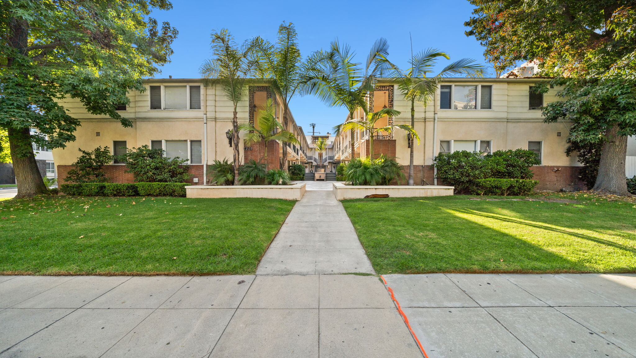 425 N Oakhurst Dr, Beverly Hills, CA for Sale