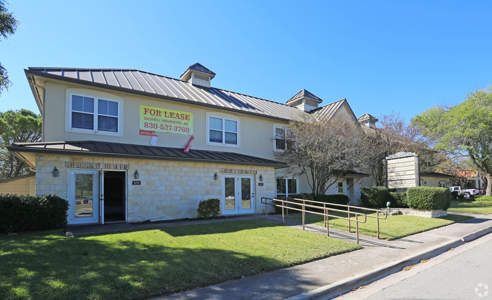 624 N Main St, Boerne, TX for Sale