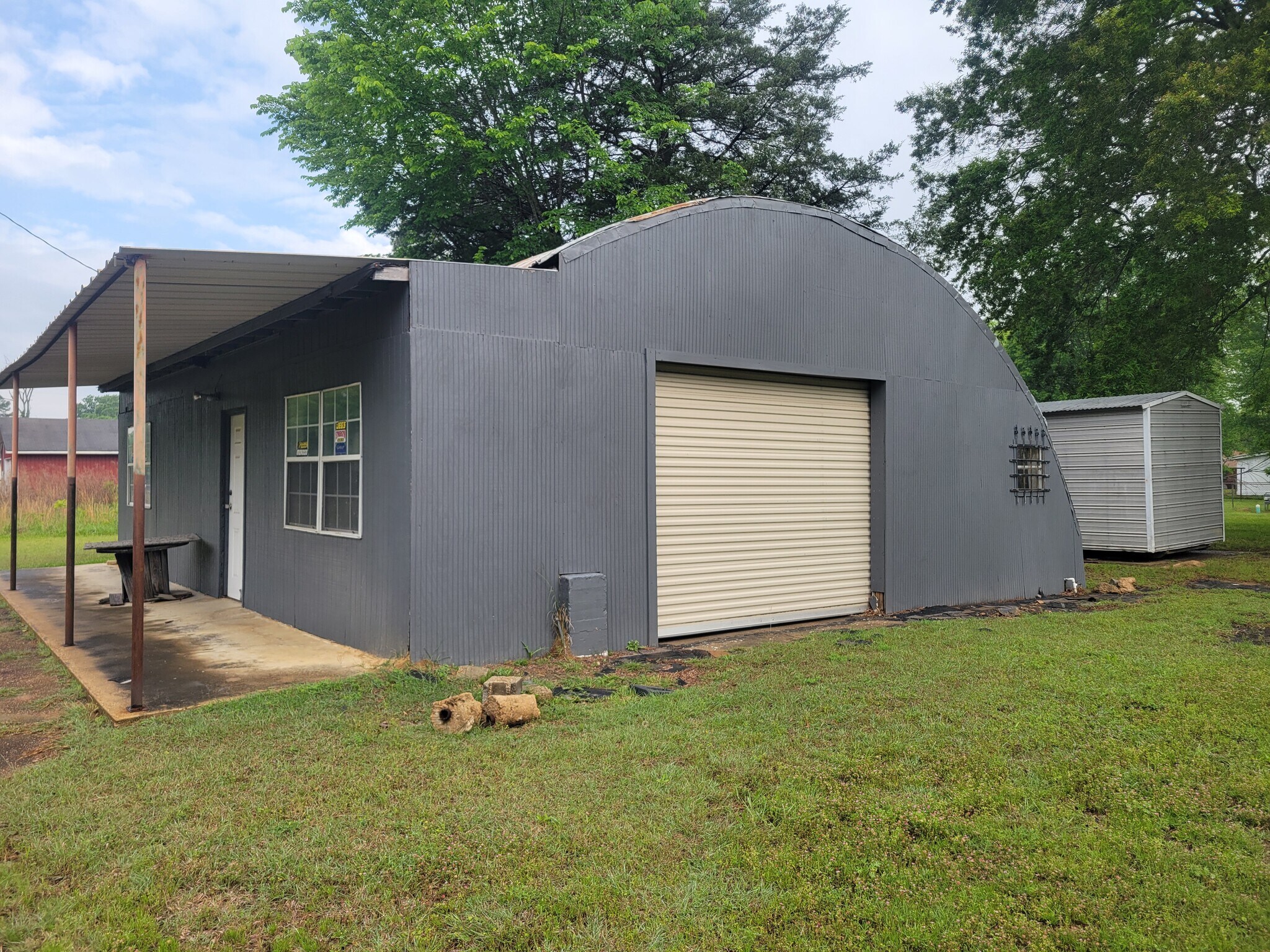 2209 Avenue A, Hooks, TX for Sale