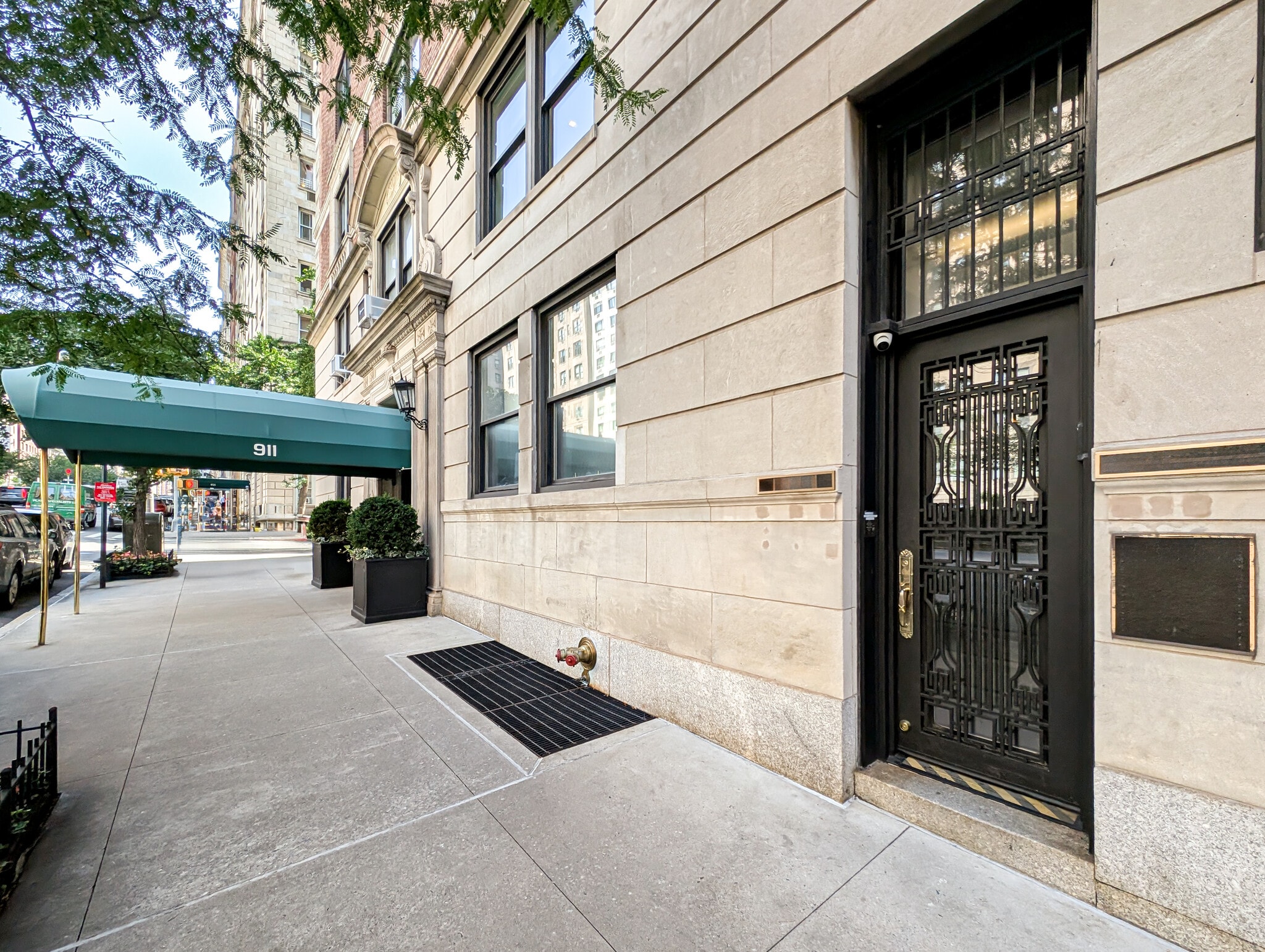 911 Park Ave, New York, NY for Sale