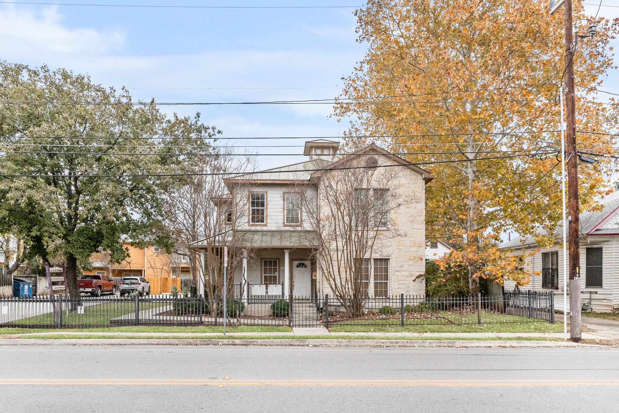 1218 S Presa St, San Antonio, TX for Rent